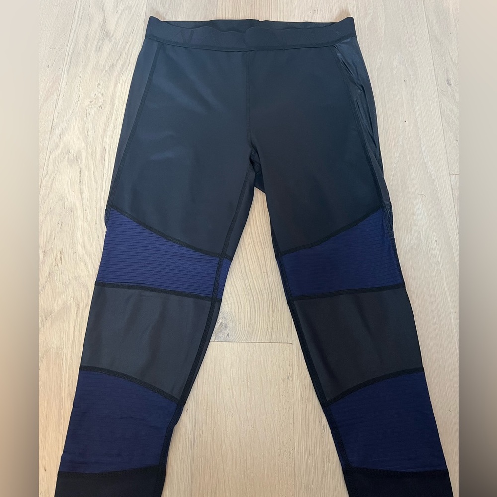 Alala Large Leggings with Detail